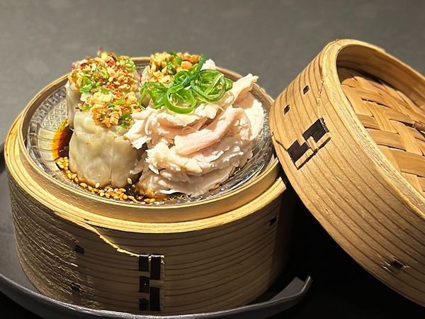 【東京都江東区】“イノベーティブ中華”「蓮」が「オモウマ酒場」にキッチンカーで出店！限定焼売を販売