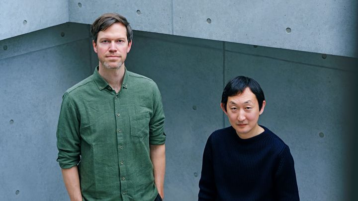 映像作家のアンドレアス・ハートマンさんと、森あらたさん