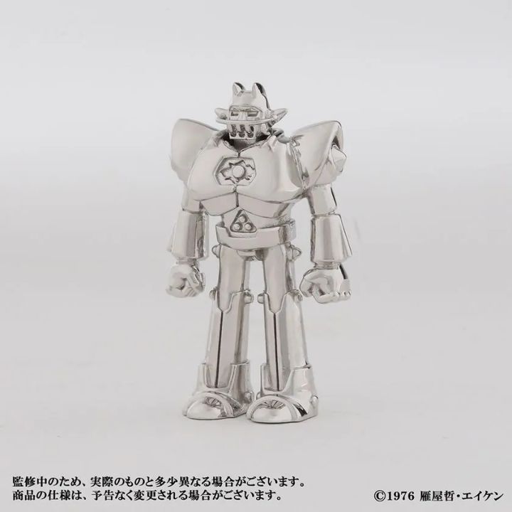 UFO戦士ダイアポロンシルバー立像の角度違い詳細