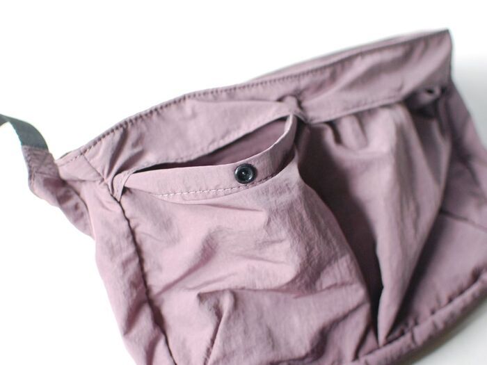 【ユニクロユー】こんなにコンパクトなっちゃうの！？収納上手な『パッカブルバッグ』が春のお出かけに大活躍♡