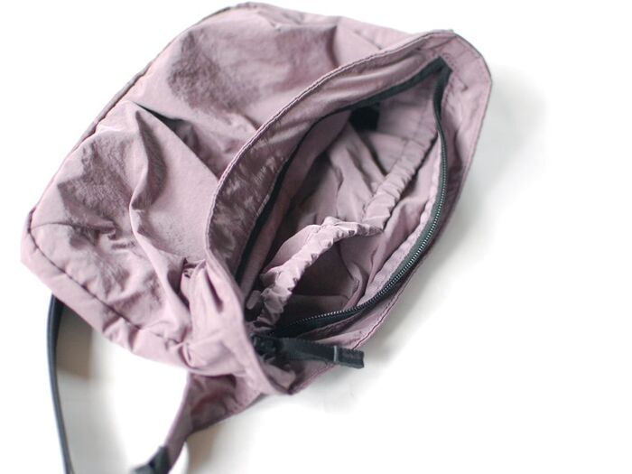 【ユニクロユー】こんなにコンパクトなっちゃうの！？収納上手な『パッカブルバッグ』が春のお出かけに大活躍♡