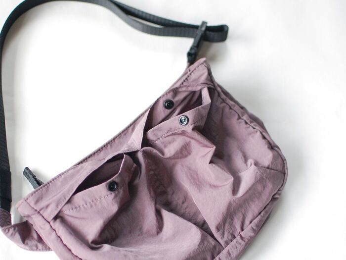 【ユニクロユー】こんなにコンパクトなっちゃうの！？収納上手な『パッカブルバッグ』が春のお出かけに大活躍♡