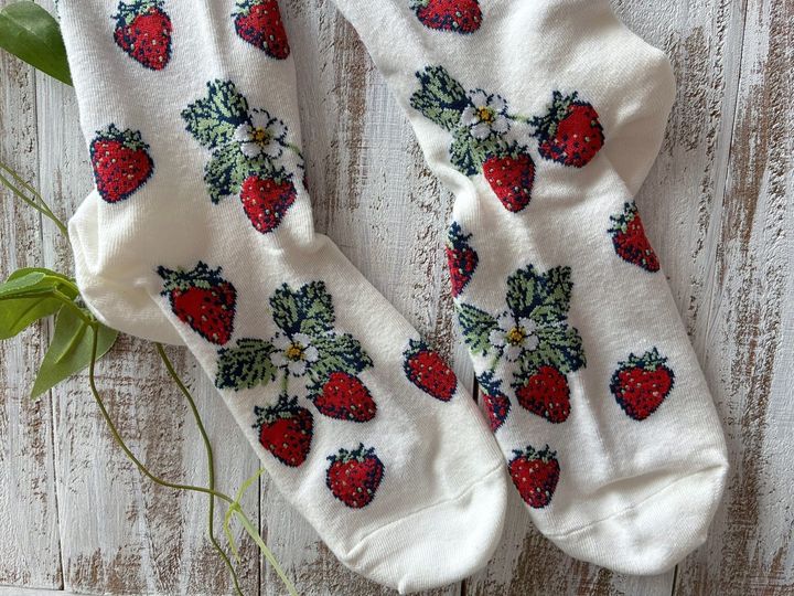 キャンドゥで見つけた！いちご柄のソックスにトキメキの春