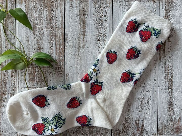 キャンドゥで見つけた！いちご柄のソックスにトキメキの春