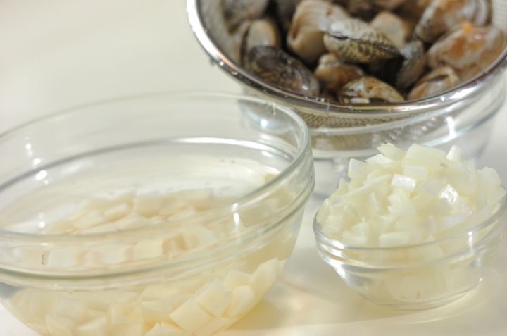 クラムチャウダーの下準備1