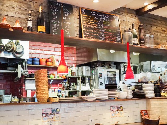 ビストロ ア ラ ドゥマンド 店内