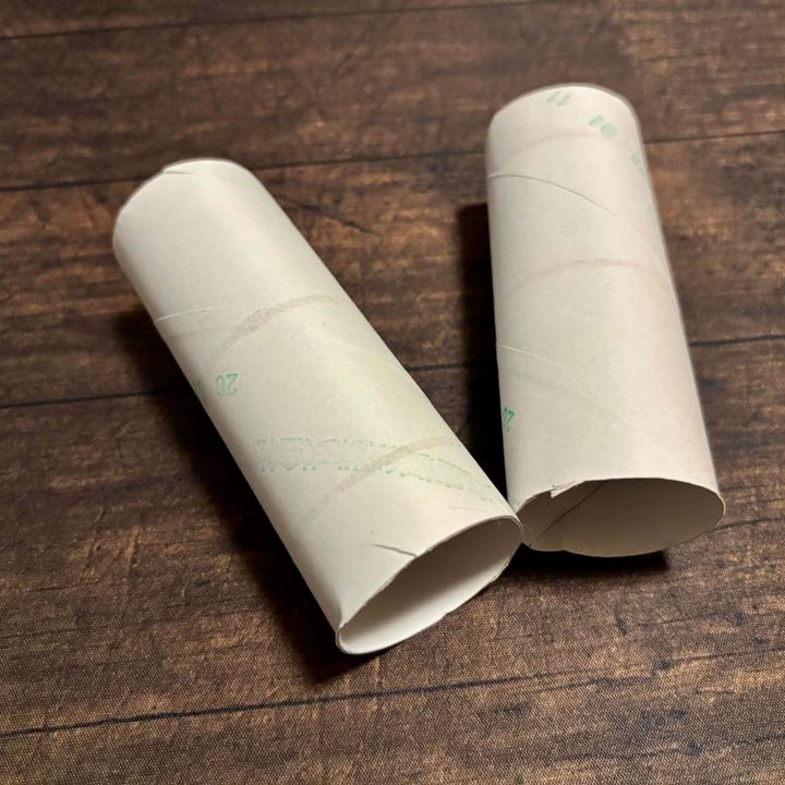 意外と使えるじゃん。「トイレットペーパーの芯」とスマホを組み合わせる【驚きのアイデア】