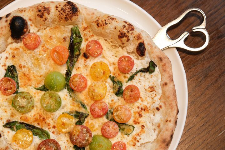  丸の内ブリックスクエアの緑豊かなイタリアン「 A16 TOKYO」で大人の贅沢ランチ