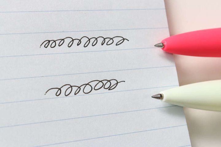 ボールペン（カプセル型、ラブリー） ボールペン（つみかさね、F） 書き心地