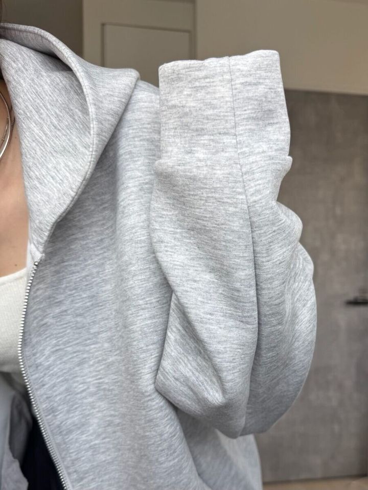 GU パフスウェットフルジップパーカ 生地素材感アップ