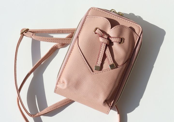 宝島社ムック付録のVIS ハートカットスマホショルダーBOOK2