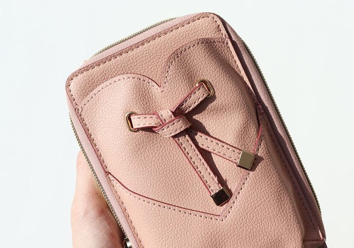 宝島社ムック付録のVIS ハートカットスマホショルダーBOOK3