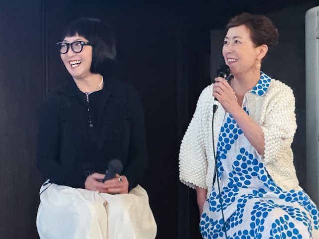 インテリアスタイリストの石井佳苗さんとラジオパーソナリティでアンバサダーのクリス智子さん