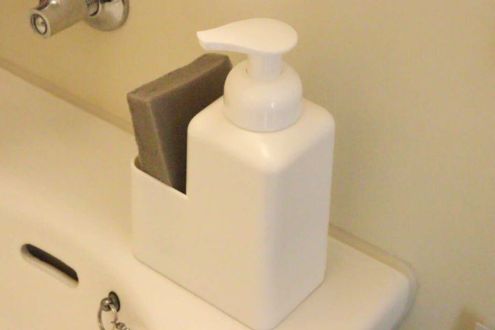 キッチンディスペンサー（スポンジホルダー付、WH） 使用例
