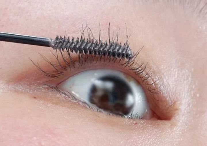 ダイソー UGT パールカラーマスカラ 01c 使用例