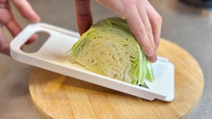 100均の千切りスライサー比較！ まさかの結果に驚き…結局おすすめはどれ？ 【ダイソー・セリア・キャンドゥ】