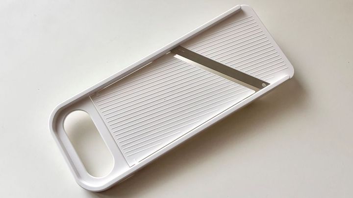 100均の千切りスライサー比較！ まさかの結果に驚き…結局おすすめはどれ？ 【ダイソー・セリア・キャンドゥ】