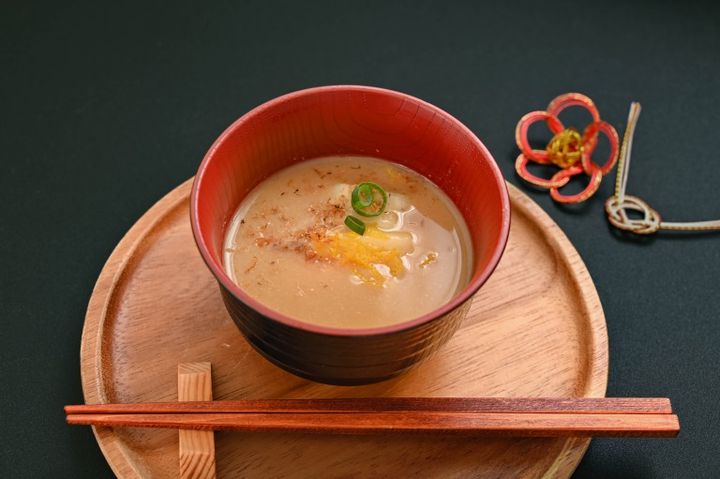 白味噌の味噌汁 ゆずの皮入り
