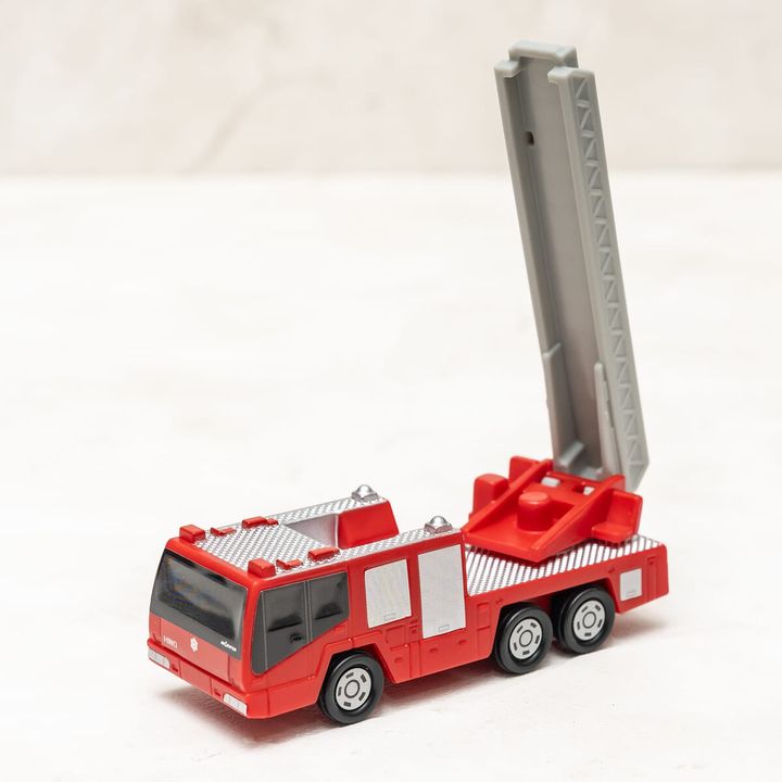 日野はしご付消防車(モリタ・スーパージャイロラダー)