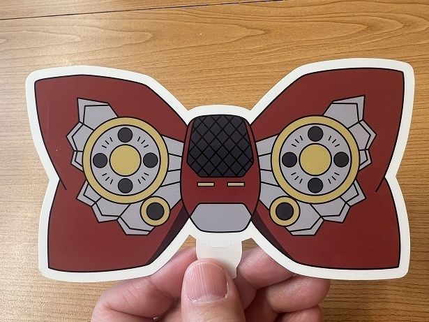 蝶ネクタイ型変声機ピックが付いてくる