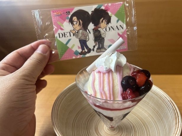 オリジナルステッカーが付いている