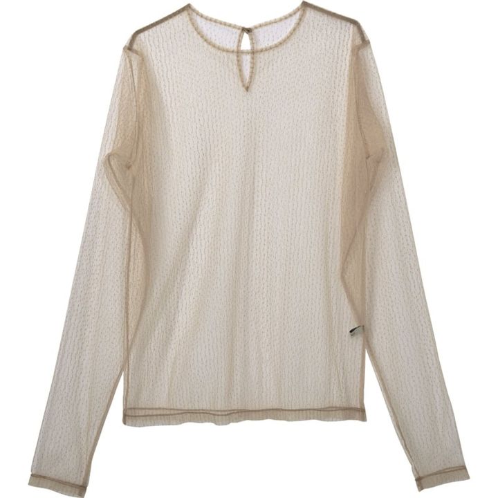 上品に決まるベージュカラー。プルオーバー￥15,400（フォーエーエム）