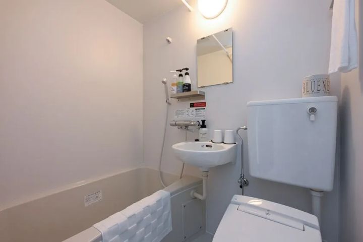 コンテナ客室のユニットバスや室内設備