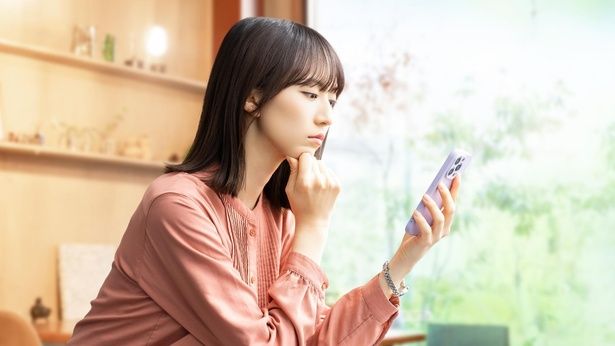 誰に見られても問題ないかどうか、投稿前に確認しよう (C)trickster* / PIXTA(ピクスタ)