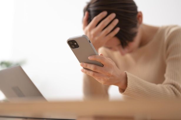 過去の不用意な投稿が炎上を招く事態も起こりうる (C)Luce / PIXTA(ピクスタ)