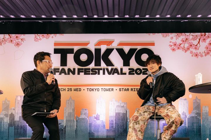 画像: 角田裕毅（右）