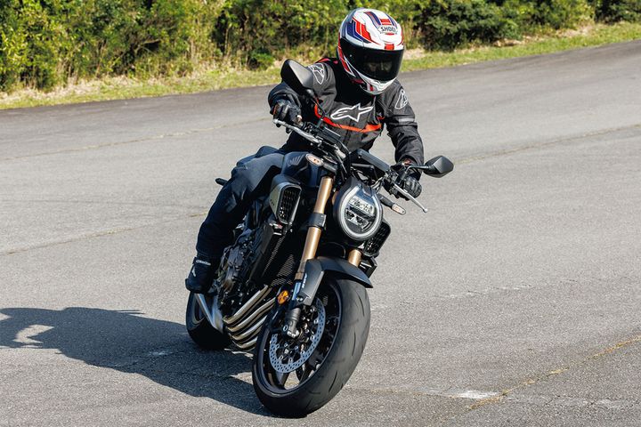 【ライテク】曲がるきっかけは「ブレーキを放す瞬間」！スムーズな旋回を生むリリースの極意