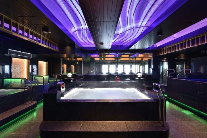 森を歩く空気感をそのまま再現した女性専用サウナ「Woven