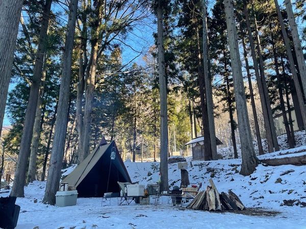 【長野県須坂市】「山の神キャンプ場」リニューアルオープン！薪・丸太使い放題で温泉も入り放題に