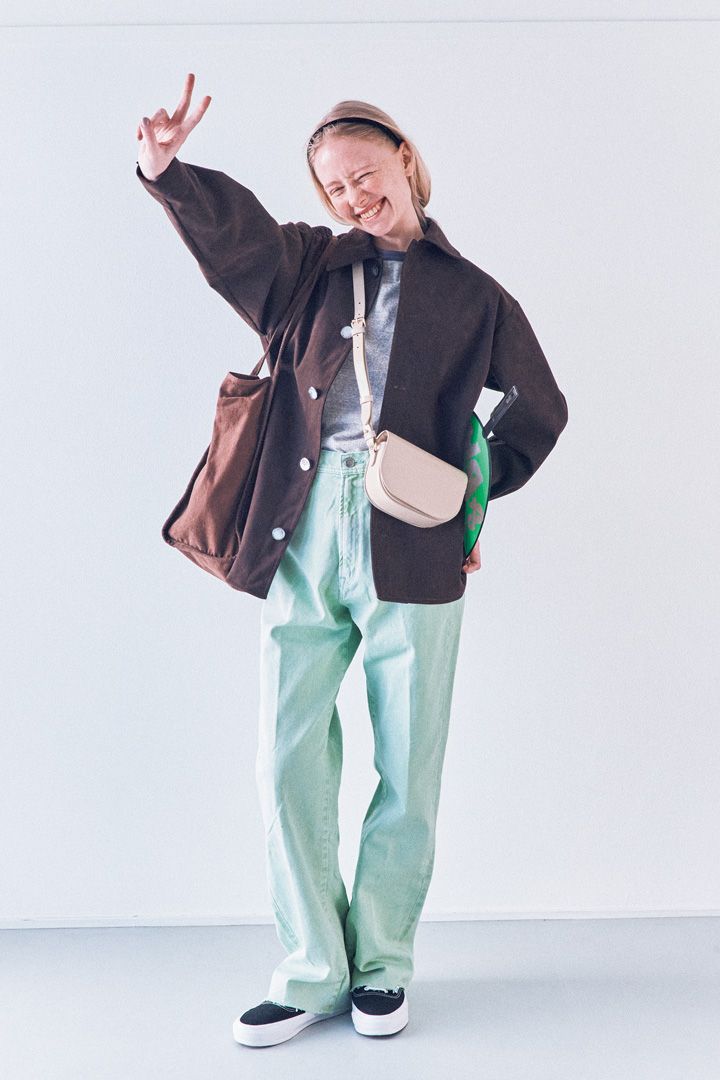 こなれた着こなしができるカラーデニムのコーデ5選