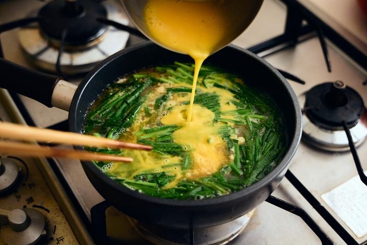 にらと卵を加えて完成！