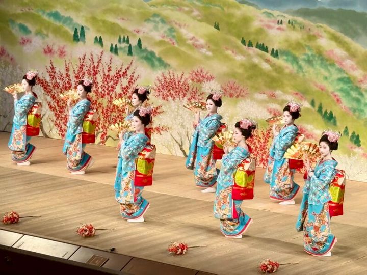 京都・祇園甲部 都をどり09