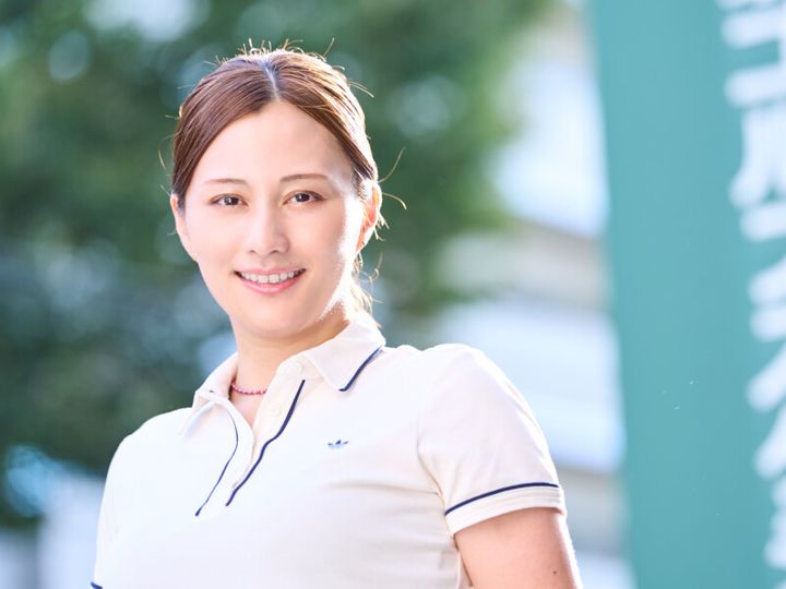 ミスショットの原因は左手にあり！人気女子コーチがレッスン