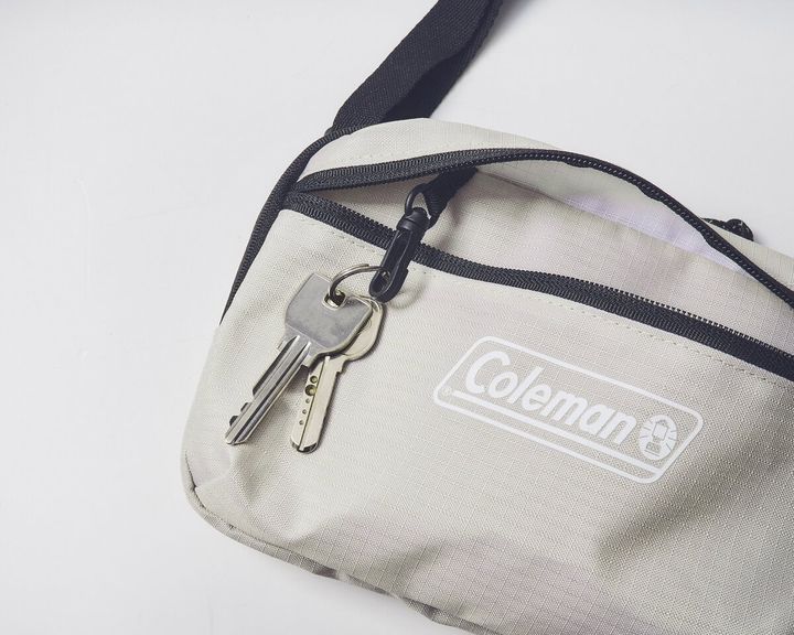 smart6月号特別付録 コールマンの背面メッシュ＆キーフック付きショルダーバッグ