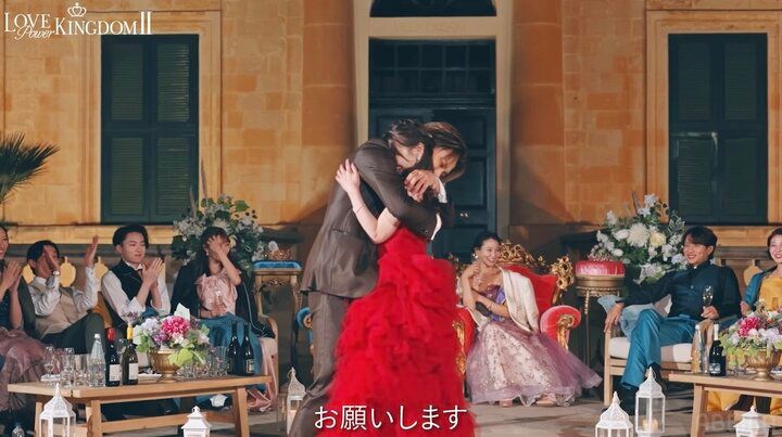 【写真・画像】“小泉今日子の娘役”女優、全員の前で熱烈キス！ 金髪モデルとのカップル成立に「」「」と反響 3枚目