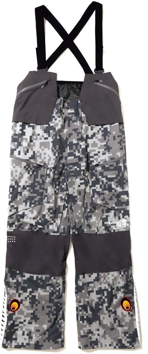 倉石一樹氏とA BATHING APE®の新コレクション／UAP CAMO SHARK SNOWBOARD OVERALLS