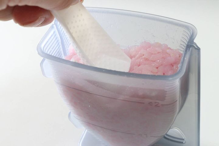 ダイソーの3色おにぎりメーカーでハート型のおにぎりを作る