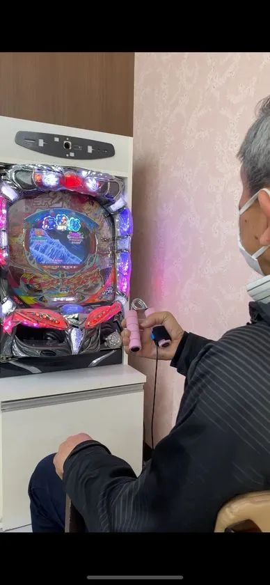 役目を終えたパチンコ台を整備し