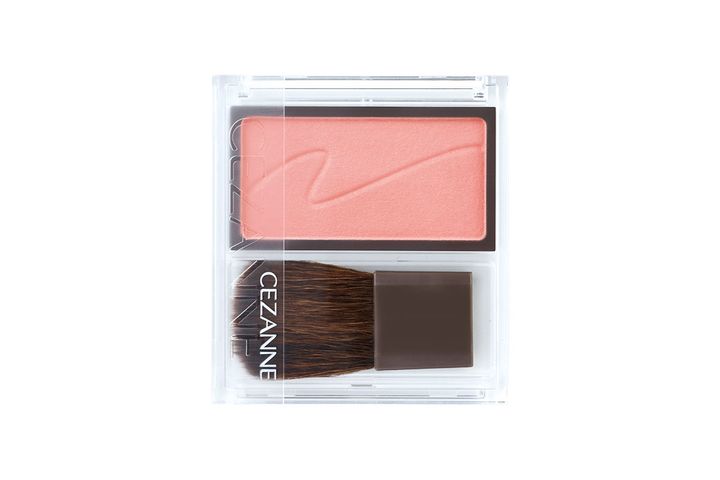  セザンヌ チークブラッシュ（06 フラワーコーラル）／￥550（税込み）