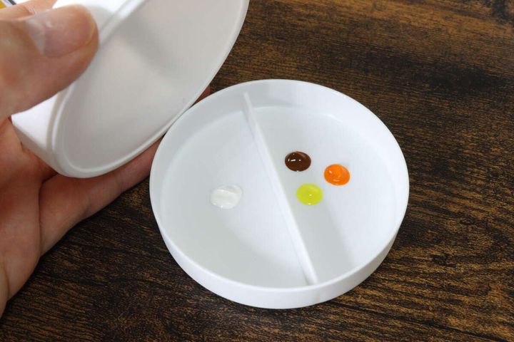 絵の具用溶き皿（5個） 使用例