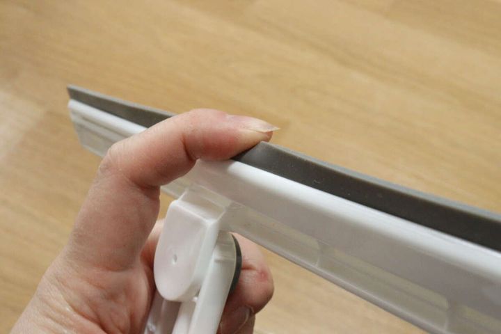 折りたためるガラスワイパー ブレード部分