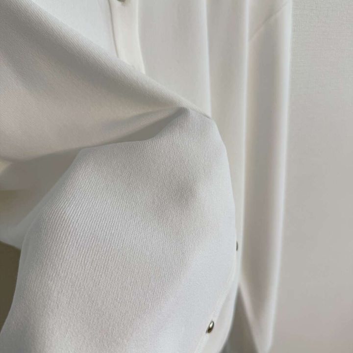 PLST UVカットレーヨンブレンドメタルボタンカーディガンの生地感