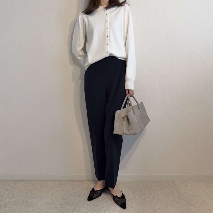 PLST UVカットレーヨンブレンドメタルボタンカーディガンのテーパードパンツコーデ