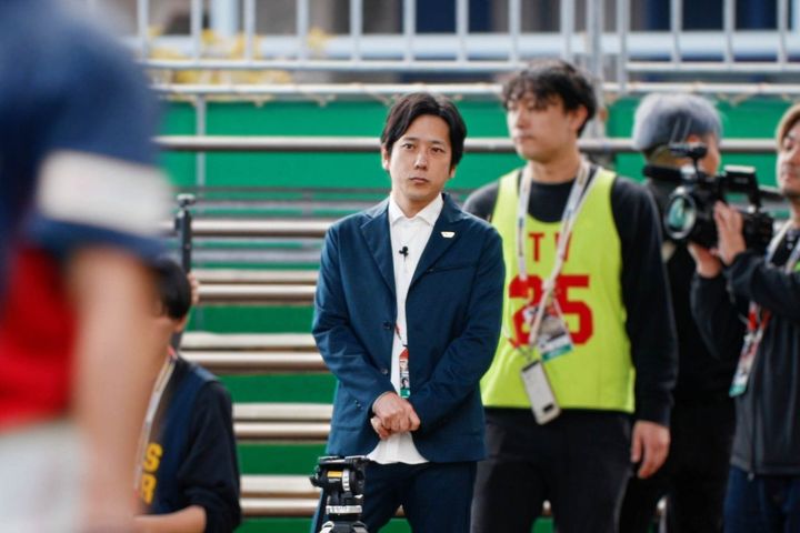 映画『戦いの向こう 侍たちの記録 2026 WORLD BASEBALL CLASSIC』ナレーションを務める二宮和也 width=