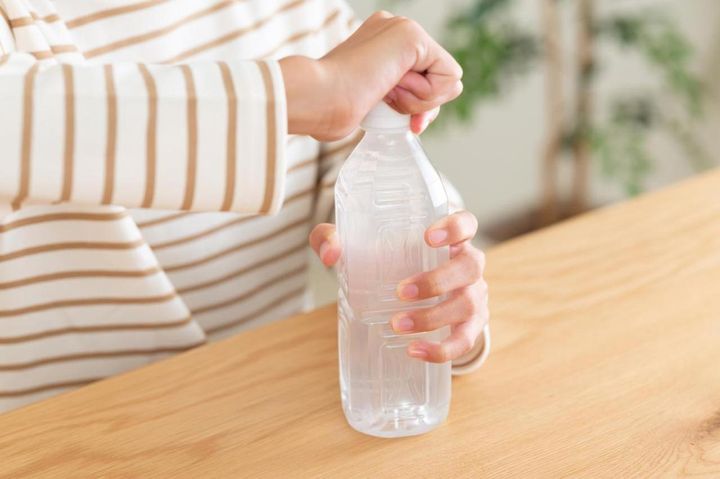 「え、ペットボトルが開かない⁉︎」それ、年のせいじゃないかも【フレイルの初期症状】今すぐセルフチェック！
