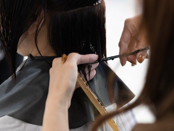 イメチェンのポイント2：前髪を作ってマイナス10歳！若見えを実現